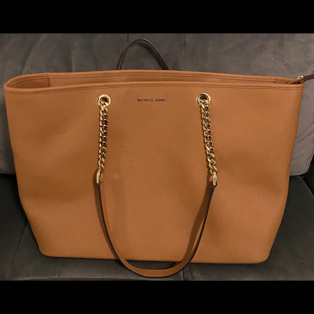 SOLD 😃 Michael Kors large tote SOLD 😃